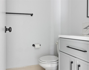 2067 Sw 15th Street - Photo Thumbnail 13