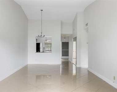 2067 Sw 15th Street - Photo Thumbnail 12