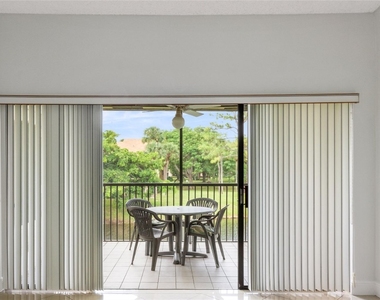 2067 Sw 15th Street - Photo Thumbnail 6