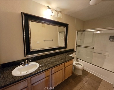 2275 Del Mar Way - Photo Thumbnail 2
