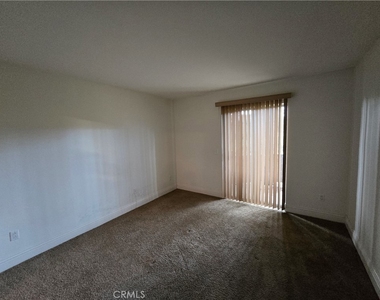2275 Del Mar Way - Photo Thumbnail 1