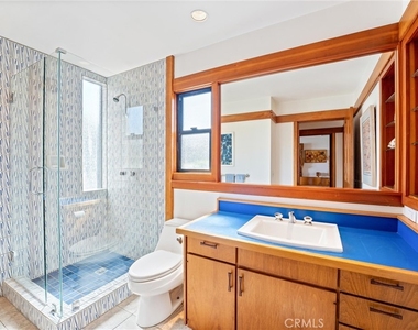 1911 Ocean Way - Photo Thumbnail 15