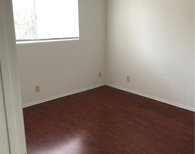 14551 Vose Street - Photo Thumbnail 6