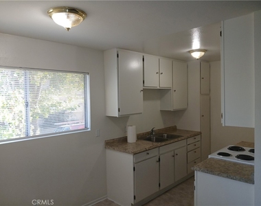 14551 Vose Street - Photo Thumbnail 5