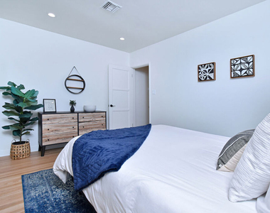 6167 Costello Avenue - Photo Thumbnail 31