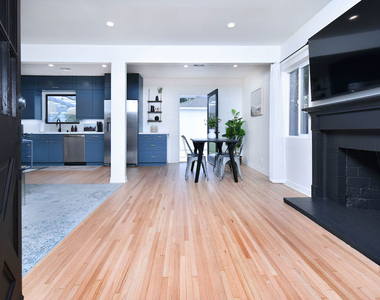 6167 Costello Avenue - Photo Thumbnail 7