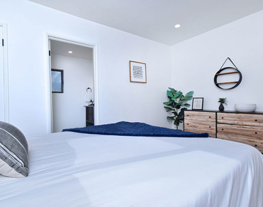 6167 Costello Avenue - Photo Thumbnail 32