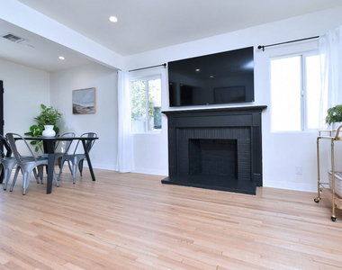 6167 Costello Avenue - Photo Thumbnail 16