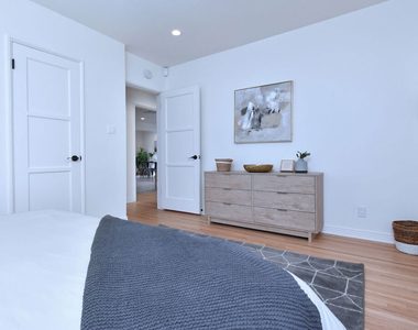 6167 Costello Avenue - Photo Thumbnail 29