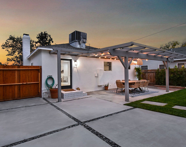 6167 Costello Avenue - Photo Thumbnail 37