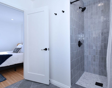 6167 Costello Avenue - Photo Thumbnail 35