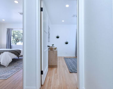 6167 Costello Avenue - Photo Thumbnail 21