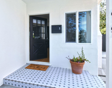 6167 Costello Avenue - Photo Thumbnail 6