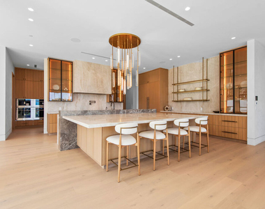 5340 Whitman - Photo Thumbnail 15