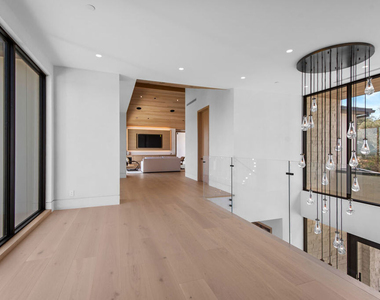 5340 Whitman - Photo Thumbnail 26
