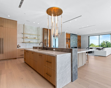 5340 Whitman - Photo Thumbnail 12