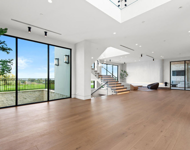5340 Whitman - Photo Thumbnail 6
