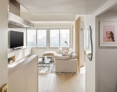 10501 Wilshire Boulevard - Photo Thumbnail 3