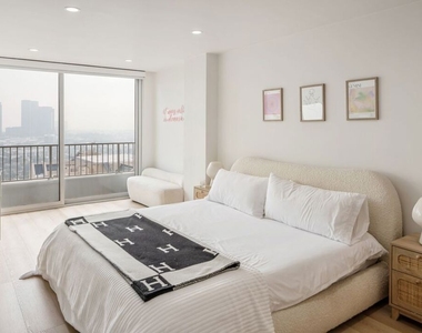 10501 Wilshire Boulevard - Photo Thumbnail 12