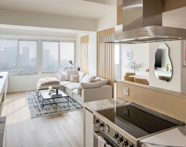 10501 Wilshire Boulevard - Photo Thumbnail 10
