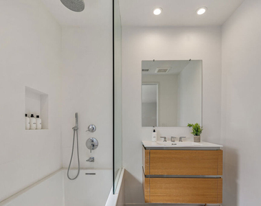 2612 Carman Crest Drive - Photo Thumbnail 14