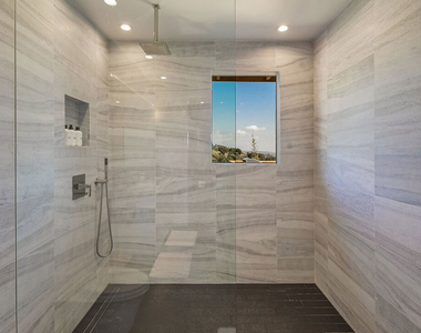 2612 Carman Crest Drive - Photo Thumbnail 12