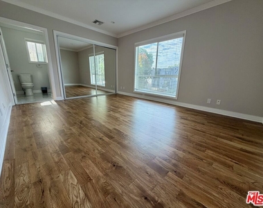 812 N Alfred Street - Photo Thumbnail 17