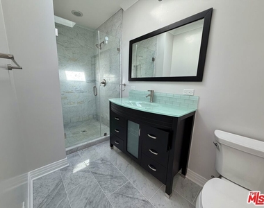 812 N Alfred Street - Photo Thumbnail 12