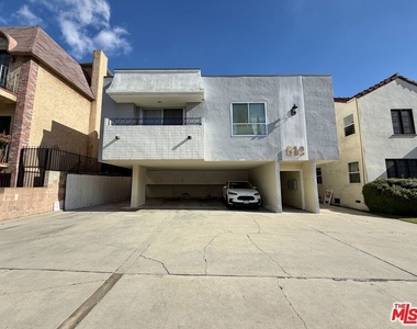 812 N Alfred Street - Photo Thumbnail 23