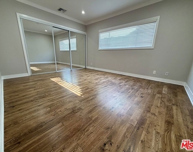 812 N Alfred Street - Photo Thumbnail 15