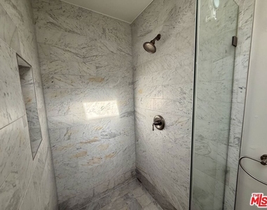 812 N Alfred Street - Photo Thumbnail 13