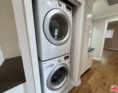 812 N Alfred Street - Photo Thumbnail 11
