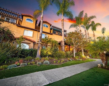 886 Felspar St - Photo Thumbnail 40