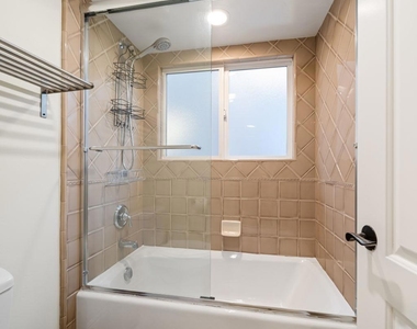 886 Felspar St - Photo Thumbnail 23