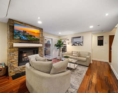 886 Felspar St - Photo Thumbnail 7
