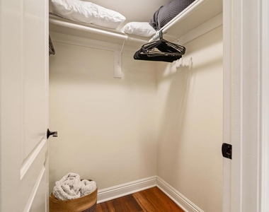 886 Felspar St - Photo Thumbnail 22