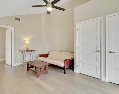 360 Bella Vista Court N - Photo Thumbnail 23