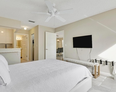 360 Bella Vista Court N - Photo Thumbnail 17