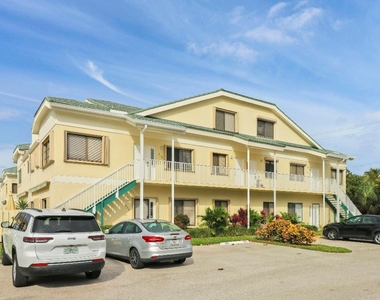 360 Bella Vista Court N - Photo Thumbnail 31