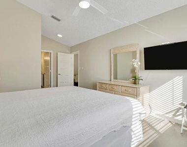 360 Bella Vista Court N - Photo Thumbnail 28