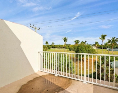 360 Bella Vista Court N - Photo Thumbnail 25