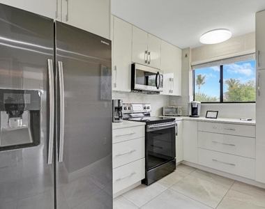 360 Bella Vista Court N - Photo Thumbnail 10