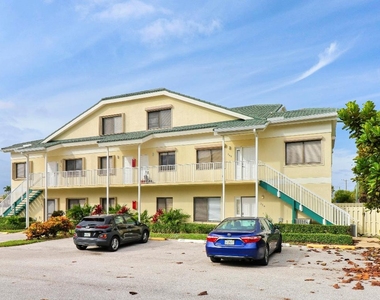 360 Bella Vista Court N - Photo Thumbnail 30