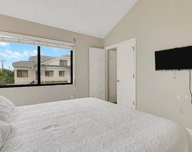 360 Bella Vista Court N - Photo Thumbnail 13