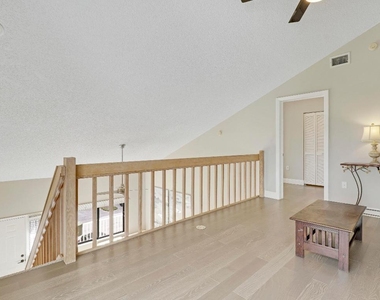 360 Bella Vista Court N - Photo Thumbnail 22