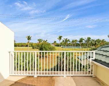 360 Bella Vista Court N - Photo Thumbnail 26