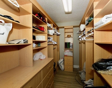 5979 Pinebrook Drive - Photo Thumbnail 24