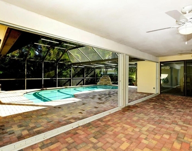 5979 Pinebrook Drive - Photo Thumbnail 5
