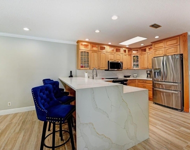 5979 Pinebrook Drive - Photo Thumbnail 10
