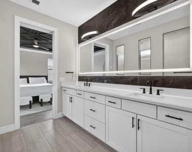 12534 Triumph Lane - Photo Thumbnail 34